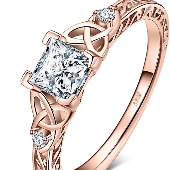 10k Love Trinity Celtic Knots Engagement Ring - Picture 3 of 8